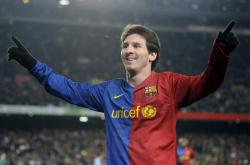 开云体育入口-银石与蒙扎的双重奏，当马丁的倔强撞上法拉利的烈焰，诺里斯成了那道唯一的光