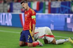 开云体育直播-意大利队头号射手受伤，备战面临挑战的简单介绍