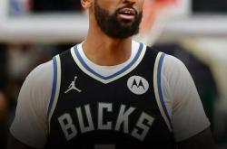 开云体育app-雄鹿绝地反击中国男篮，字母哥完成帽子戏法的简单介绍