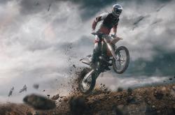 开云官方app入口-孤胆骑士的终章，乔治一剑封喉，森林狼的钢铁防线如何被撕裂