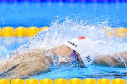 开云体育中国官网-赛道与球场，利拉德之夜的双重奏鸣