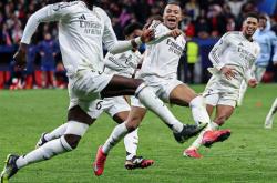 开云足球直播-拜仁慕尼黑轻松击败对手，冲劲十足