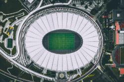 开云官方app入口-绝境中的引擎轰鸣，克莱·诺里斯如何用最后一圈改写F1历史