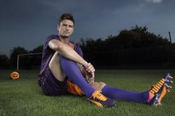 开云足球直播-福克斯统治全场，老鹰展翅击溃76人—一场属于关键先生的胜利之夜