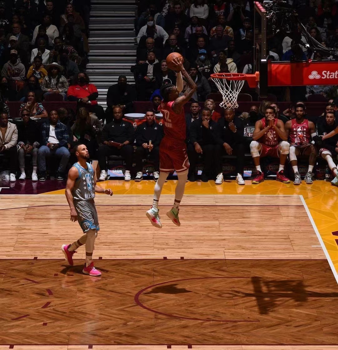 西班牙男篮绝地反击巴西男篮，莫兰特打破历史纪录