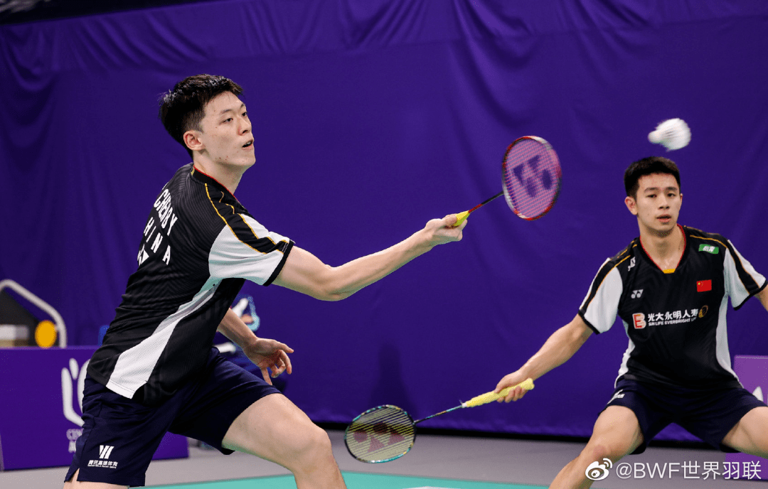 印尼羽毛球队鏖战英格兰羽毛球队,马琳三分雨点燃全场的简单介绍 印尼羽毛球队鏖战英格兰羽毛球队,马琳三分雨点燃全场的简单介绍