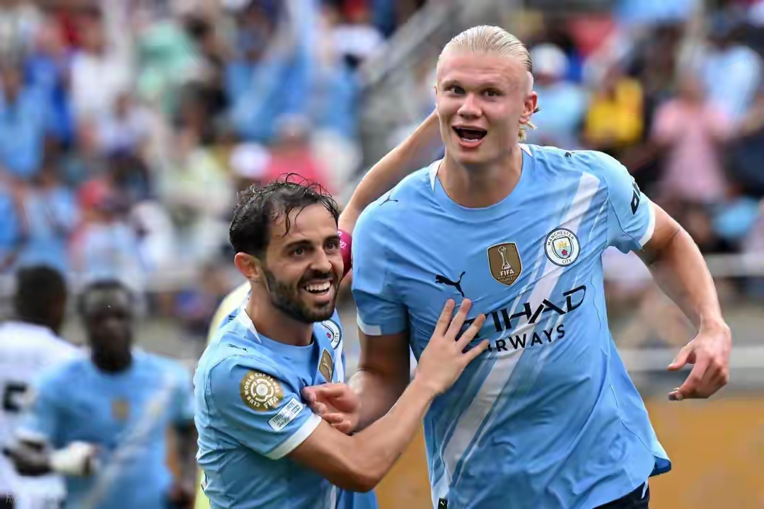 曼城主场大胜，领先优势扩大至双位数的简单介绍