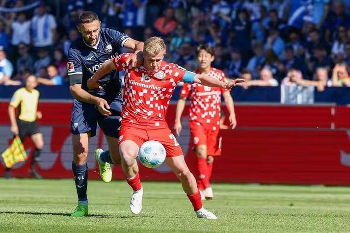 霍芬海姆主场战平,中卫贡献关键扑救的简单介绍 霍芬海姆主场战平,中卫贡献关键扑救的简单介绍