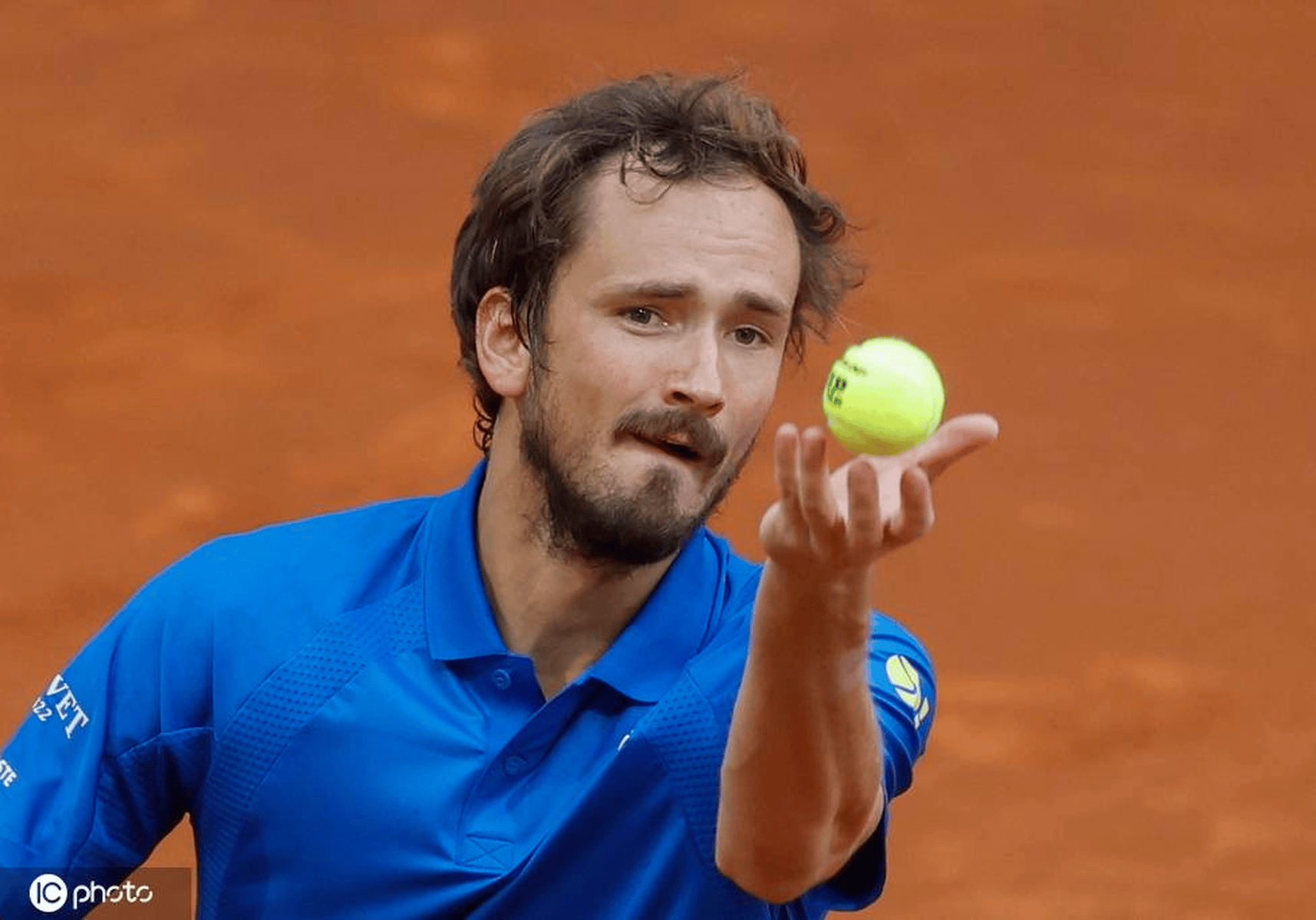 ATP总决赛逆转法网，梅德韦杰夫惊艳四座的简单介绍