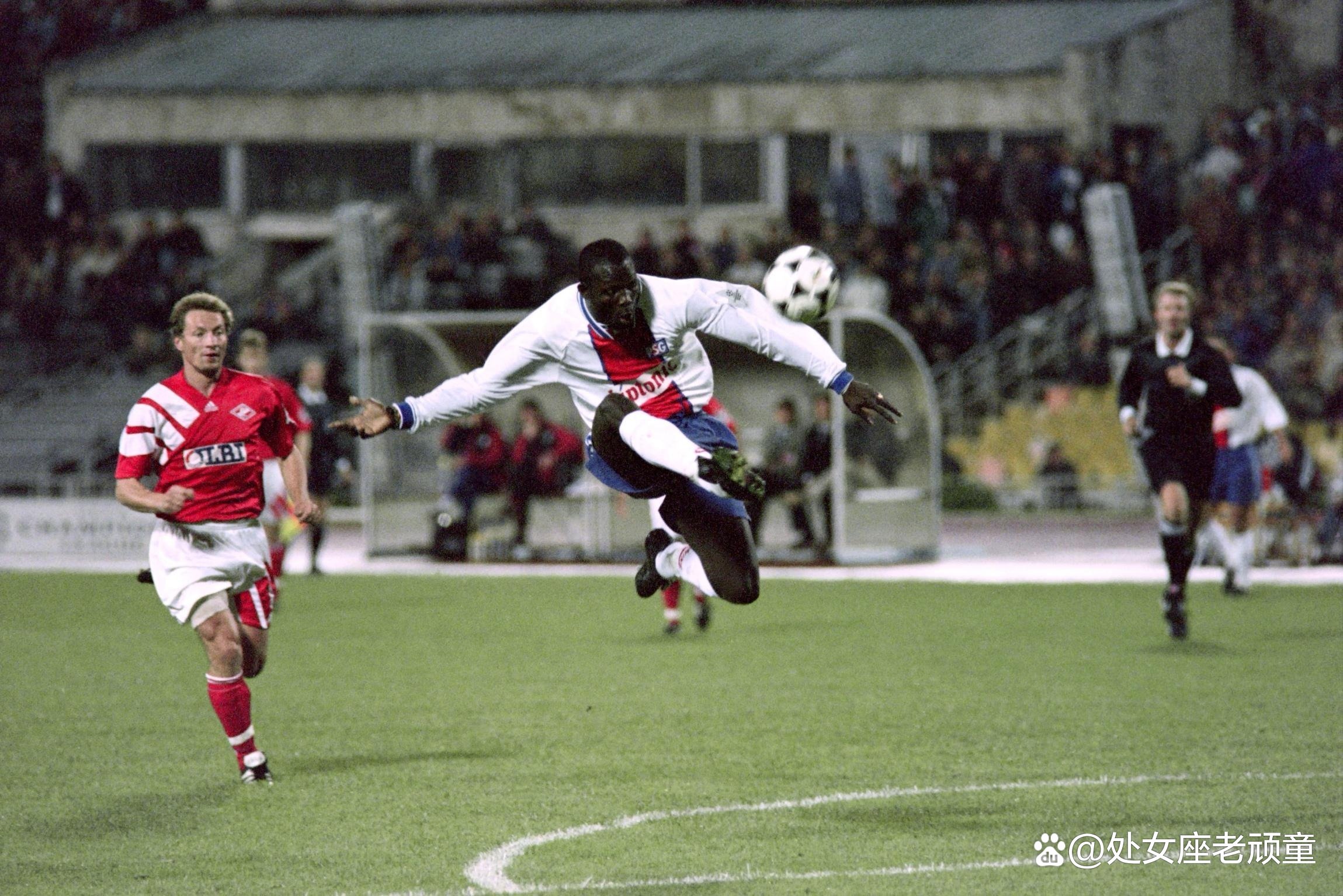 包含乌拉圭鏖战拜仁，萨拉赫统治全场的词条