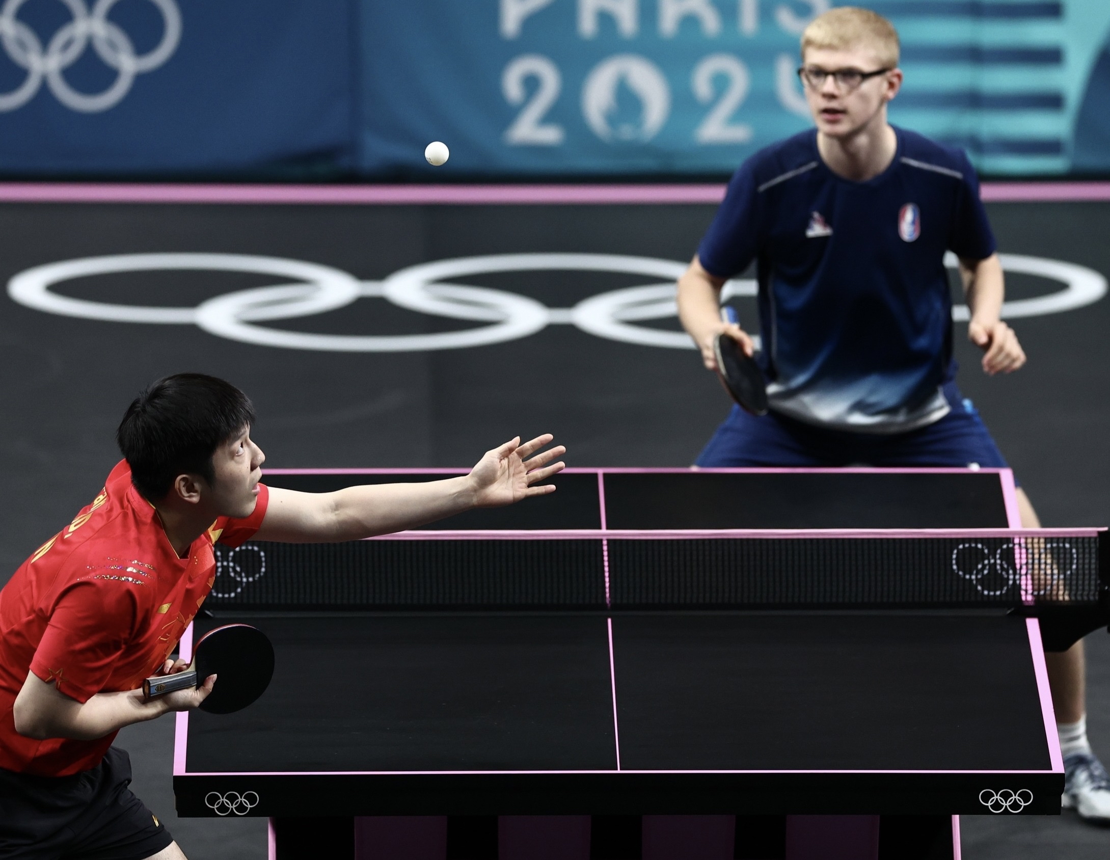 关于英国乒乓球队逆转瑞典乒乓球队，樊振东打破历史纪录的信息