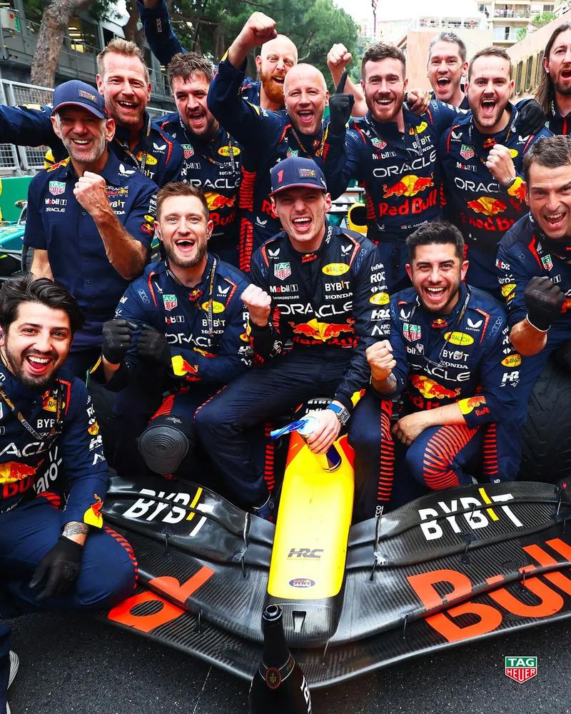 包含红牛二队完胜梅赛德斯,佩雷兹关键制胜的词条 包含红牛二队完胜梅赛德斯,佩雷兹关键制胜的词条