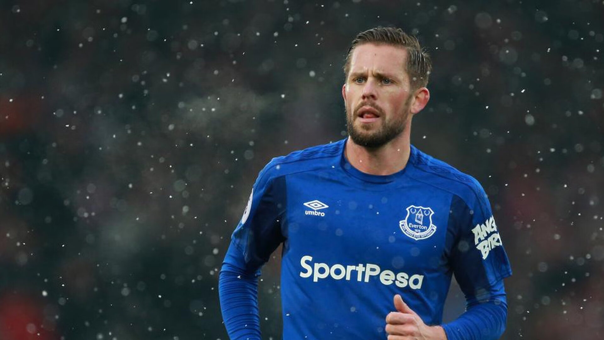 智利终结波兰，马丁内利成为关键先生