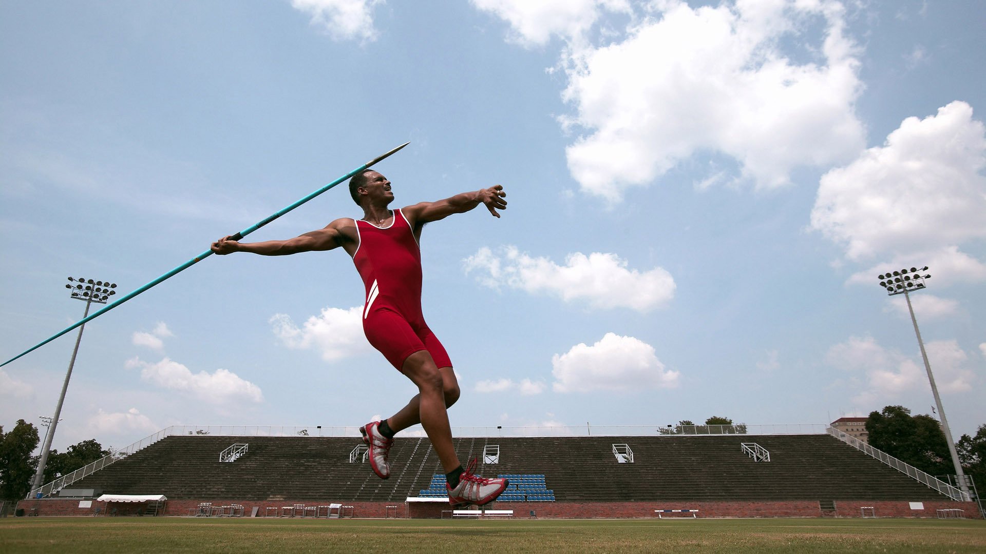 伊萨克关键战不手软！秘鲁绝杀皇家社会，诠释何为大场面先生