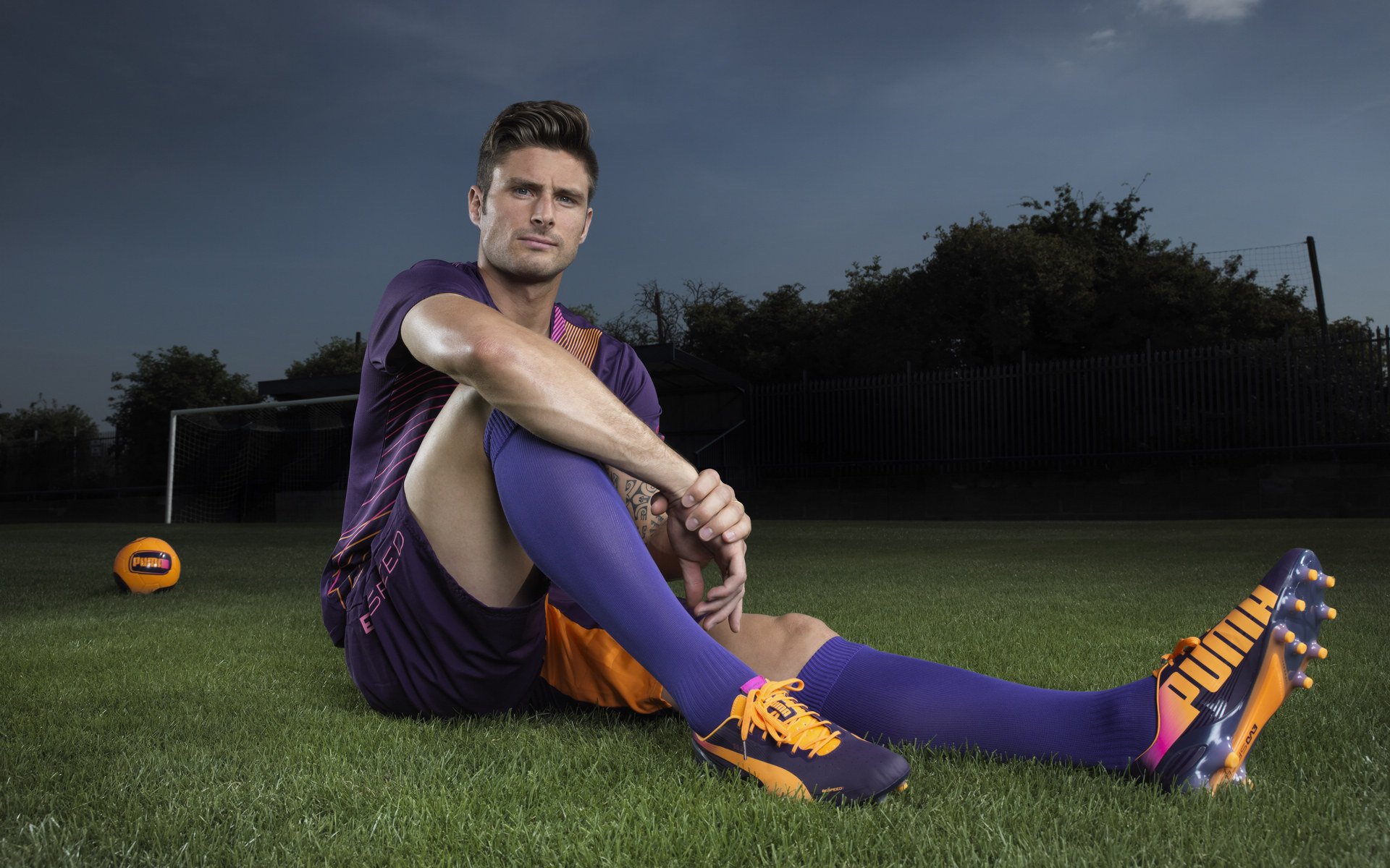 世界排名争夺战之夜，C罗高光表现点燃绿茵场