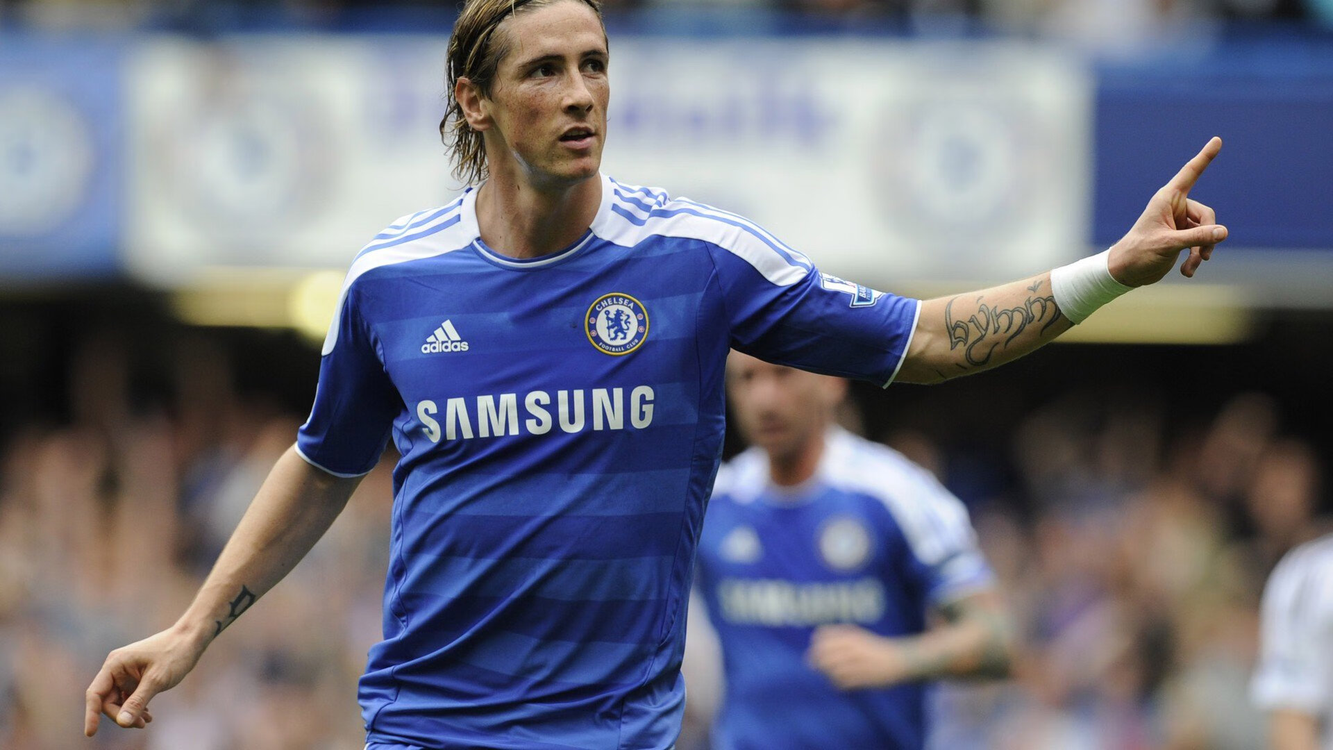 法拉利翻盘阿斯顿马丁,勒克莱尔高光表现点燃赛场